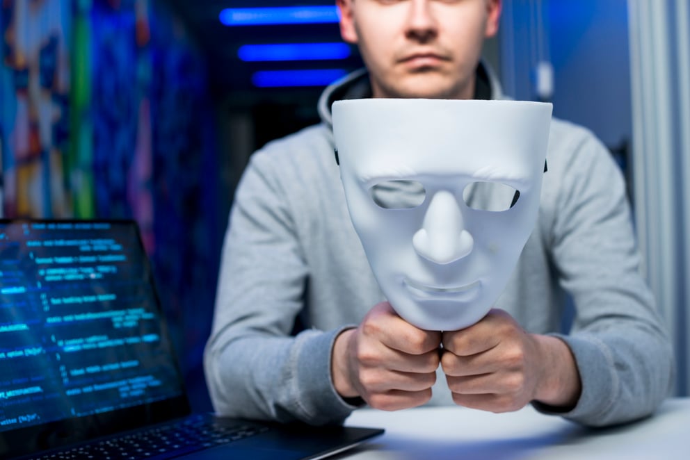 https://sibermate.com/hubfs/portrait-hacker.jpg