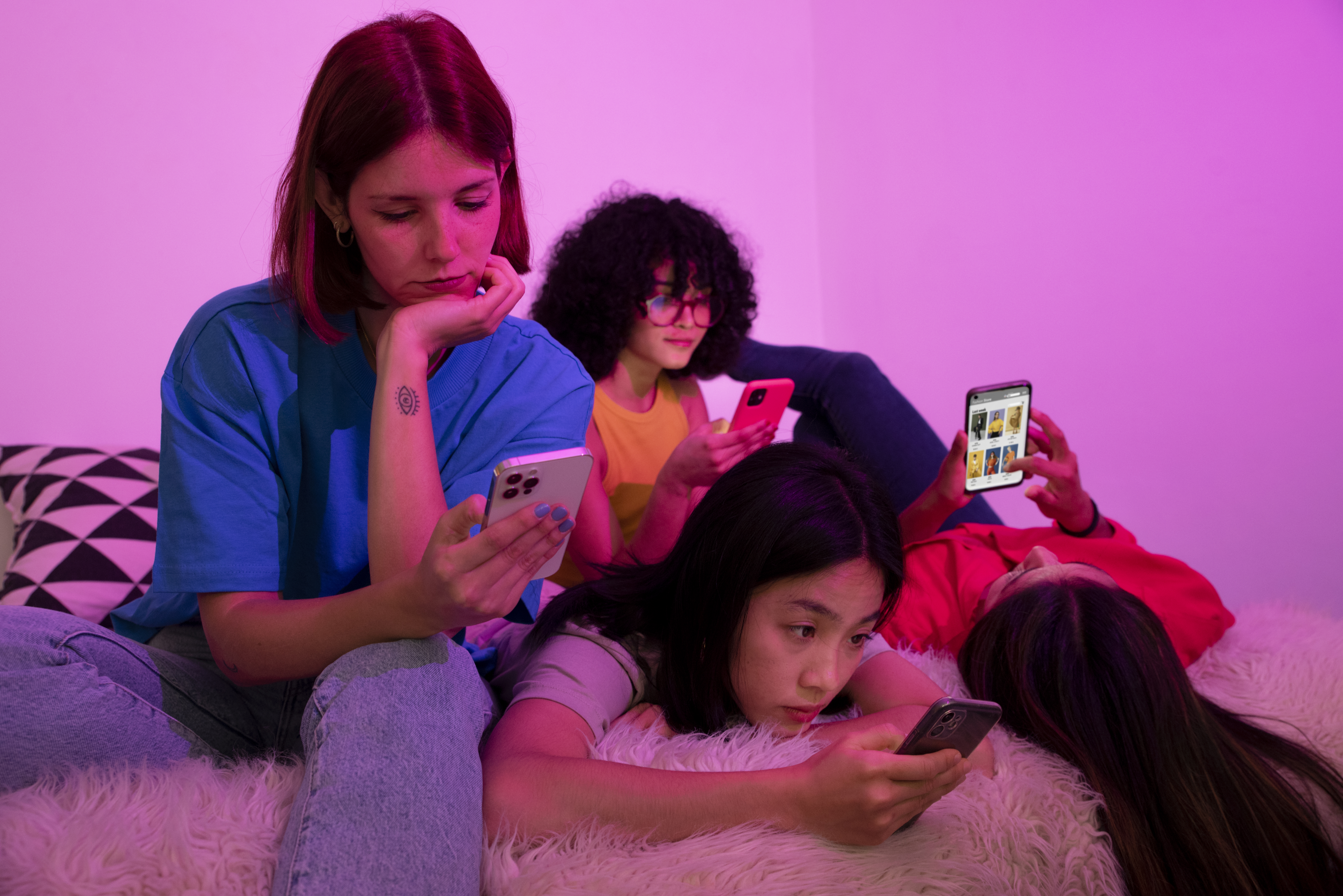 Gen Z diincar hacker saat bermain game online