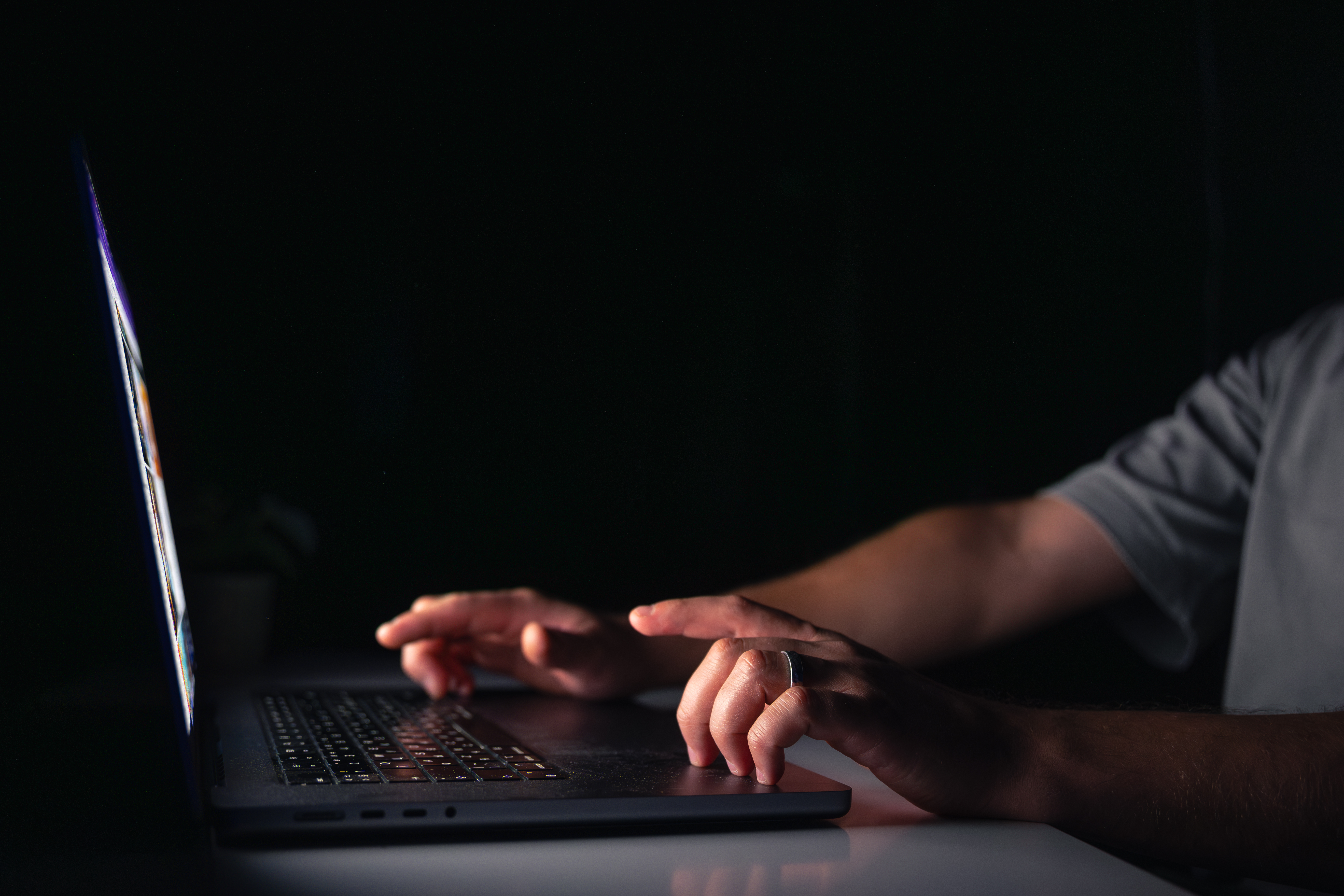 Serangan malware melalui foto yang dibuka di WhatsApp